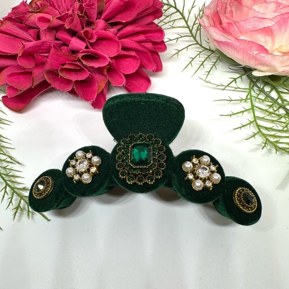 Accessories - One Left!⚜️Emerald Velvet Crystal Embellished Hair Clip